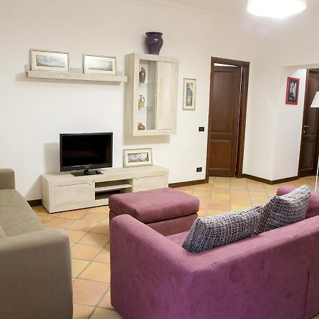 Colosseum Comfortable Apartment Рим Екстер'єр фото