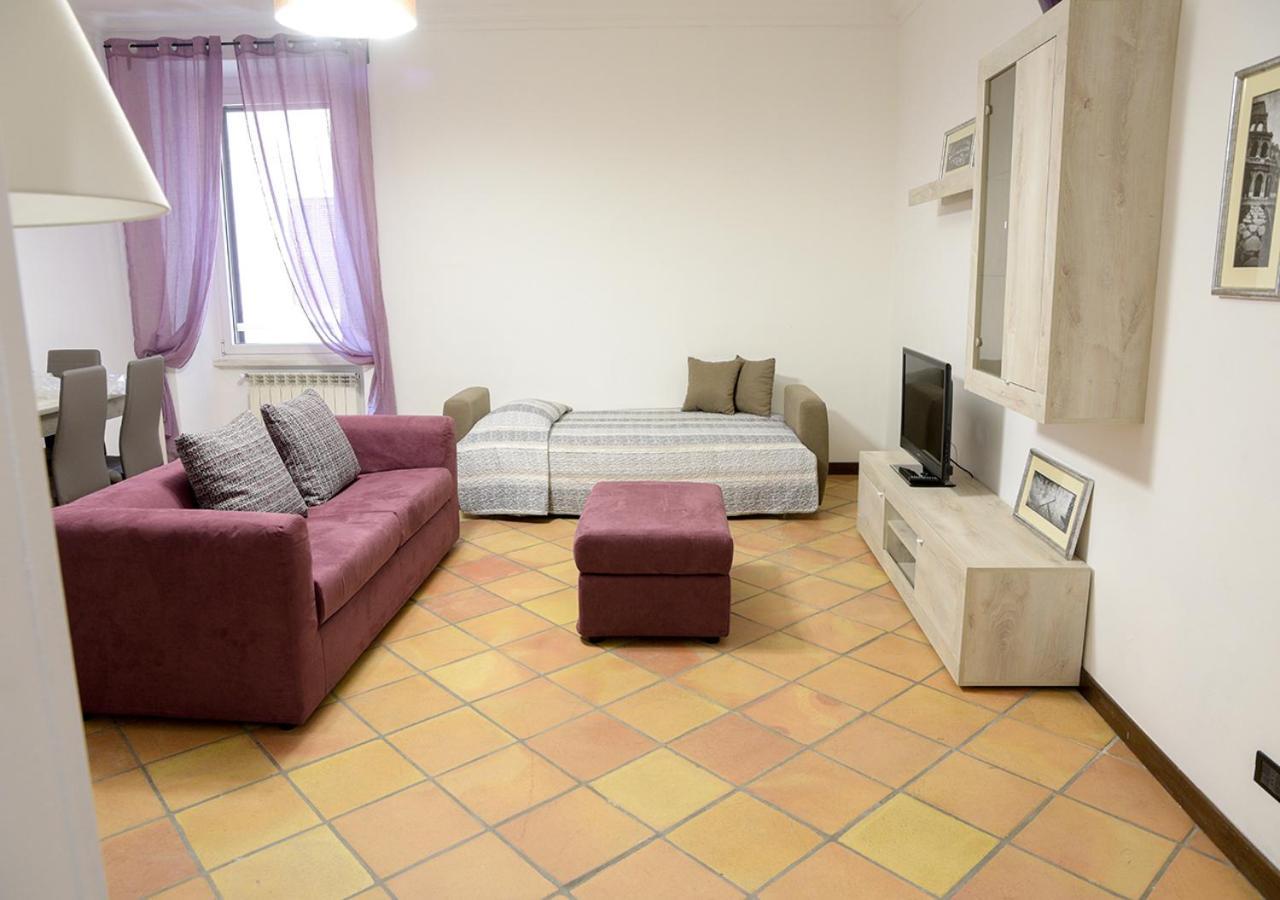 Colosseum Comfortable Apartment Рим Екстер'єр фото