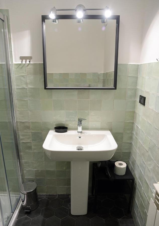 Colosseum Comfortable Apartment Рим Екстер'єр фото