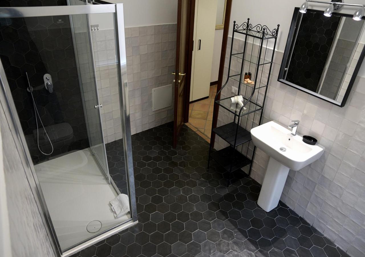 Colosseum Comfortable Apartment Рим Екстер'єр фото
