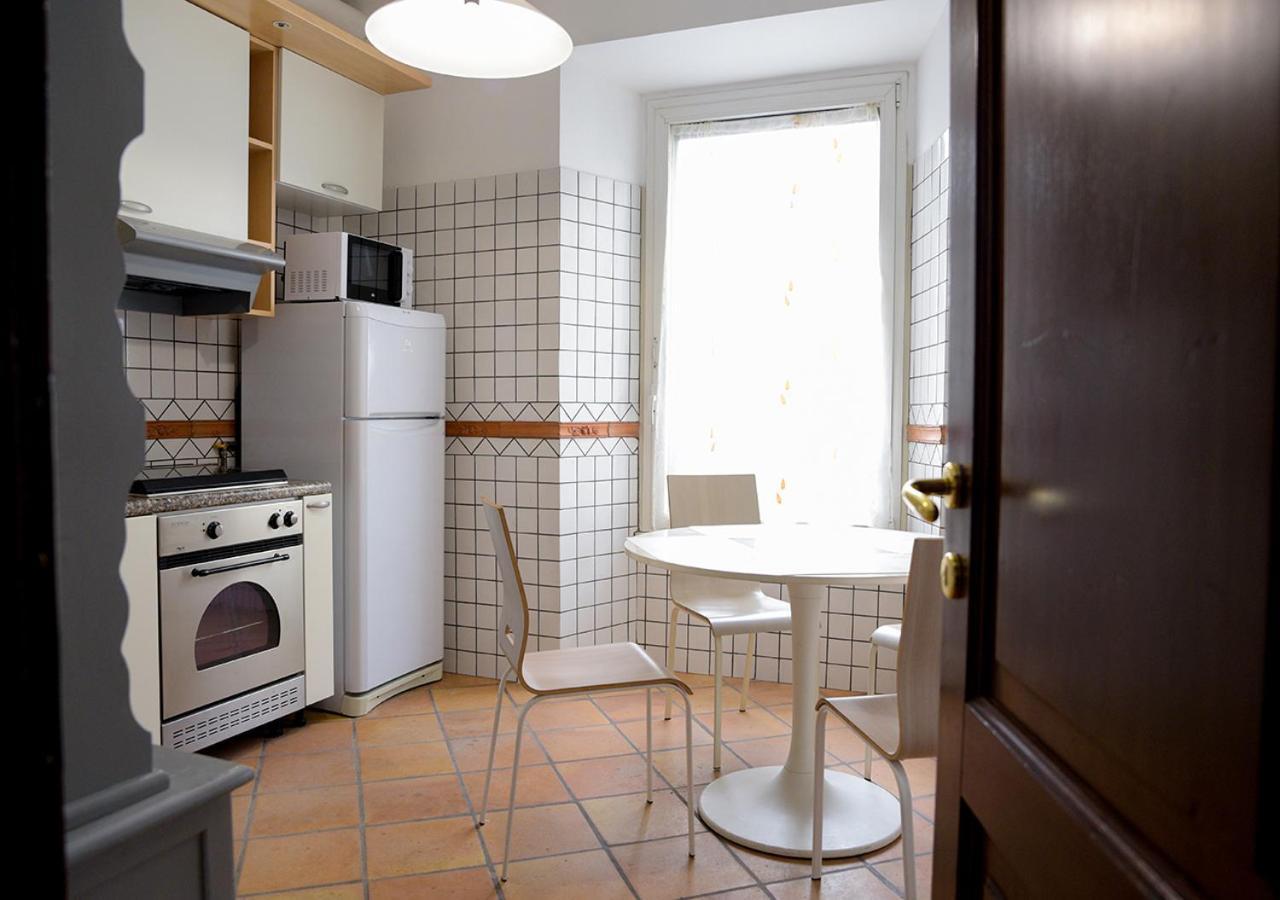 Colosseum Comfortable Apartment Рим Екстер'єр фото